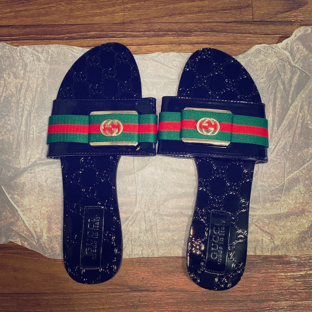 Gucci flip flop slides new womens size is 10